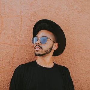 Meet your Posher, Velia